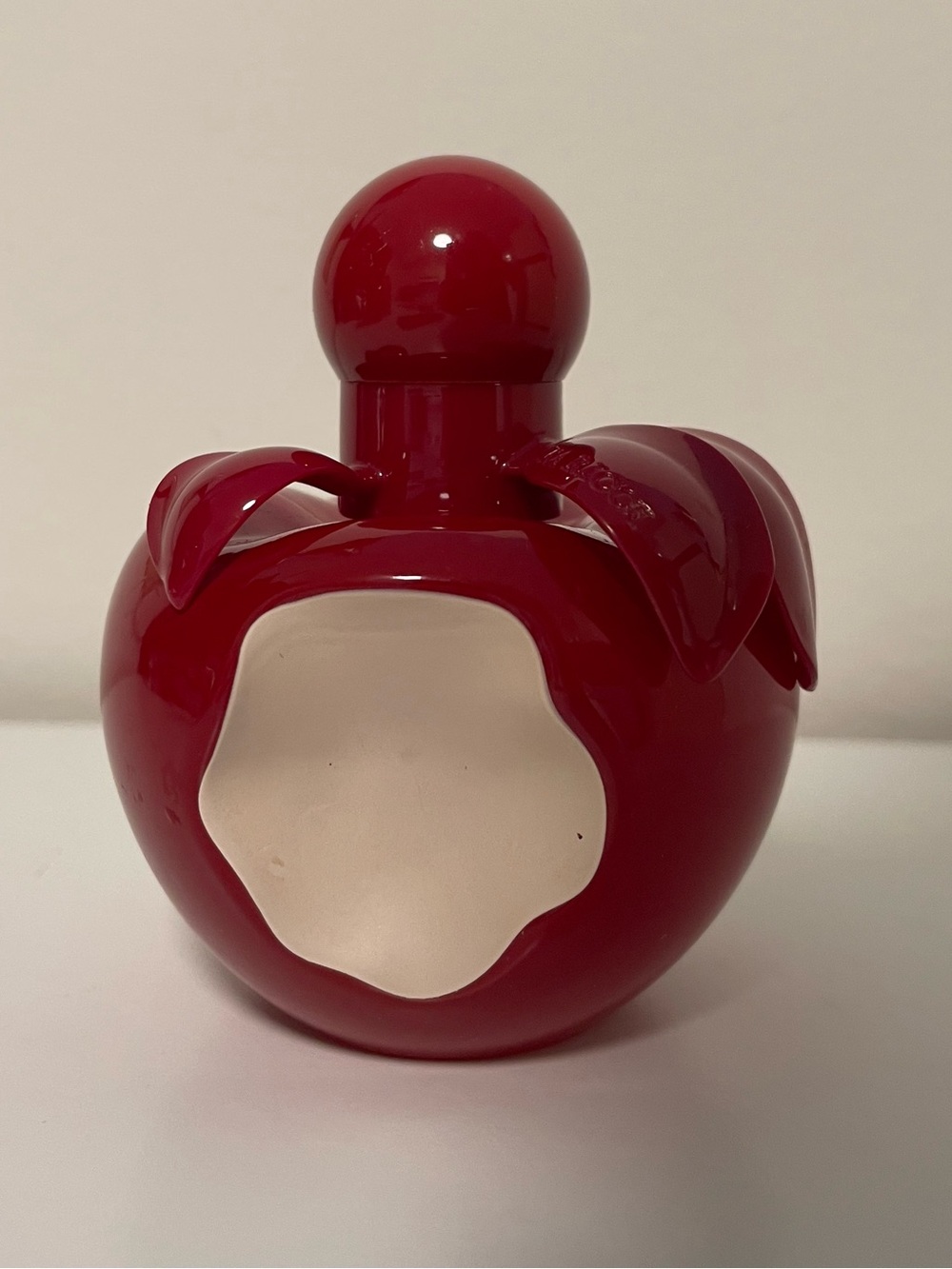Nina Ricci Nina Rouge Eau de Toilette Spray 50ml / 1.7 oz Red Lacquered Apple